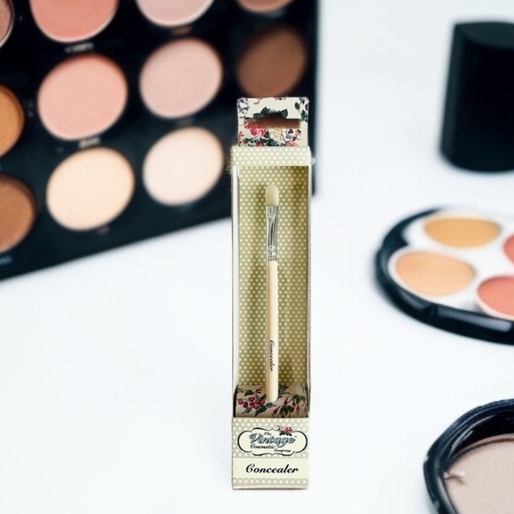 NIB Vintage Cosmetic Company Concealer Brush Makeup Brush Face Brush - Picture 1 of 4